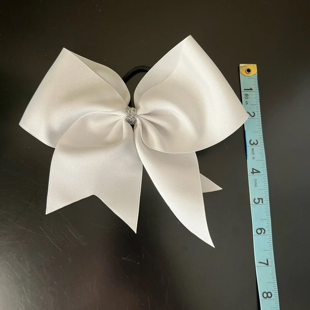 White bow - Picture 5 of 5